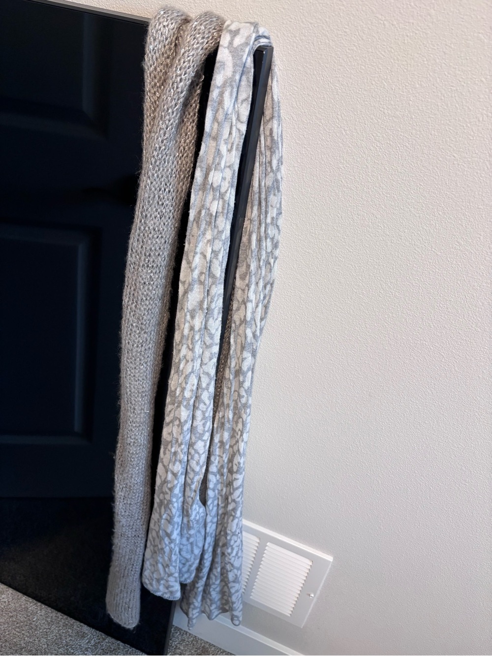 Bundle of 6 scarves nude, black, grey colors - Picture 2 of 3